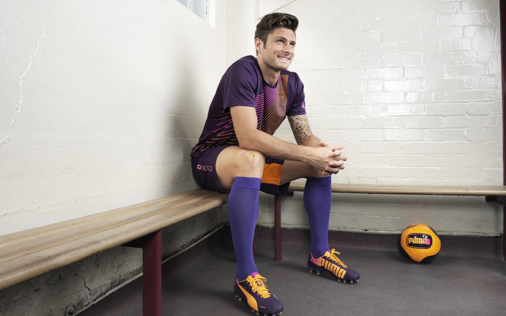 胡夫攻防一体统治禁区，全能表现铸就防守壁垒，关键时刻罚球稳如磐石助队取胜